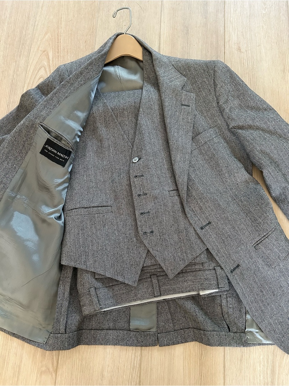 Vintage Jordan Marsh Men's 3 Piece Suit in Gray Tweed